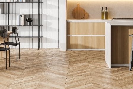 Parkett_forum_holzkuechenraum-mit-esstisch-und-stuehlen-parkettboden.jpg